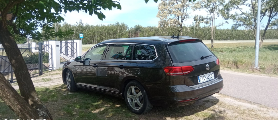 Volkswagen Passat cena 45500 przebieg: 267000, rok produkcji 2015 z Piekary Śląskie małe 254